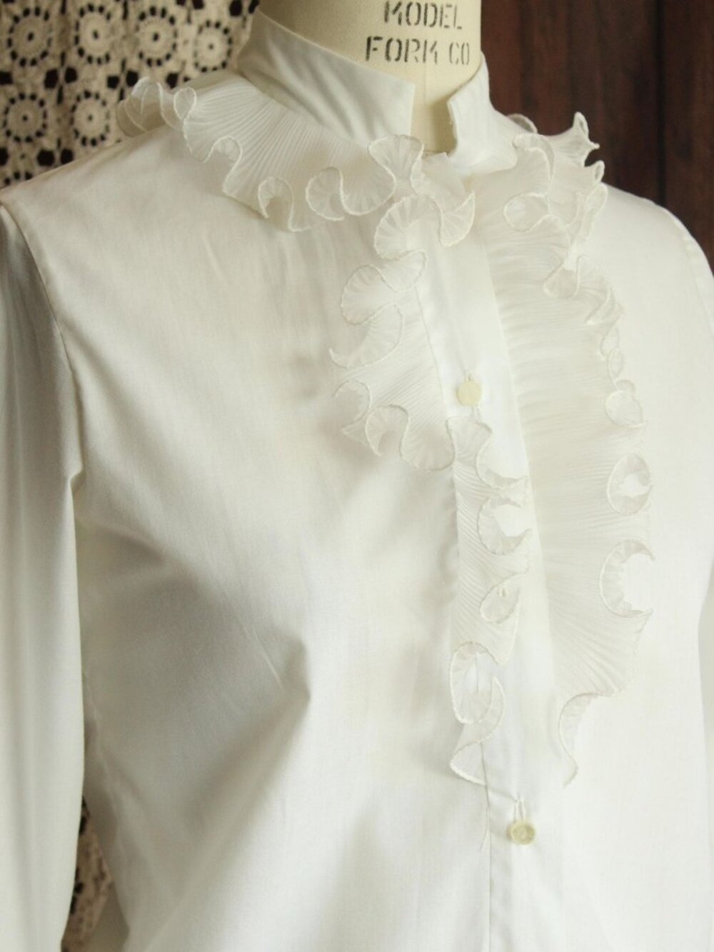 Vintage 1960s Blouse, White Top with Ruffle and Nehru Collar,  New Edwardian - Picture 7 of 12